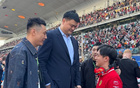 上海姚明F1觀賽，高度速度引矚目，與周冠宇熱聊