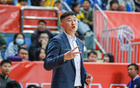 杜鋒：籃板失利多，比賽膠著。
