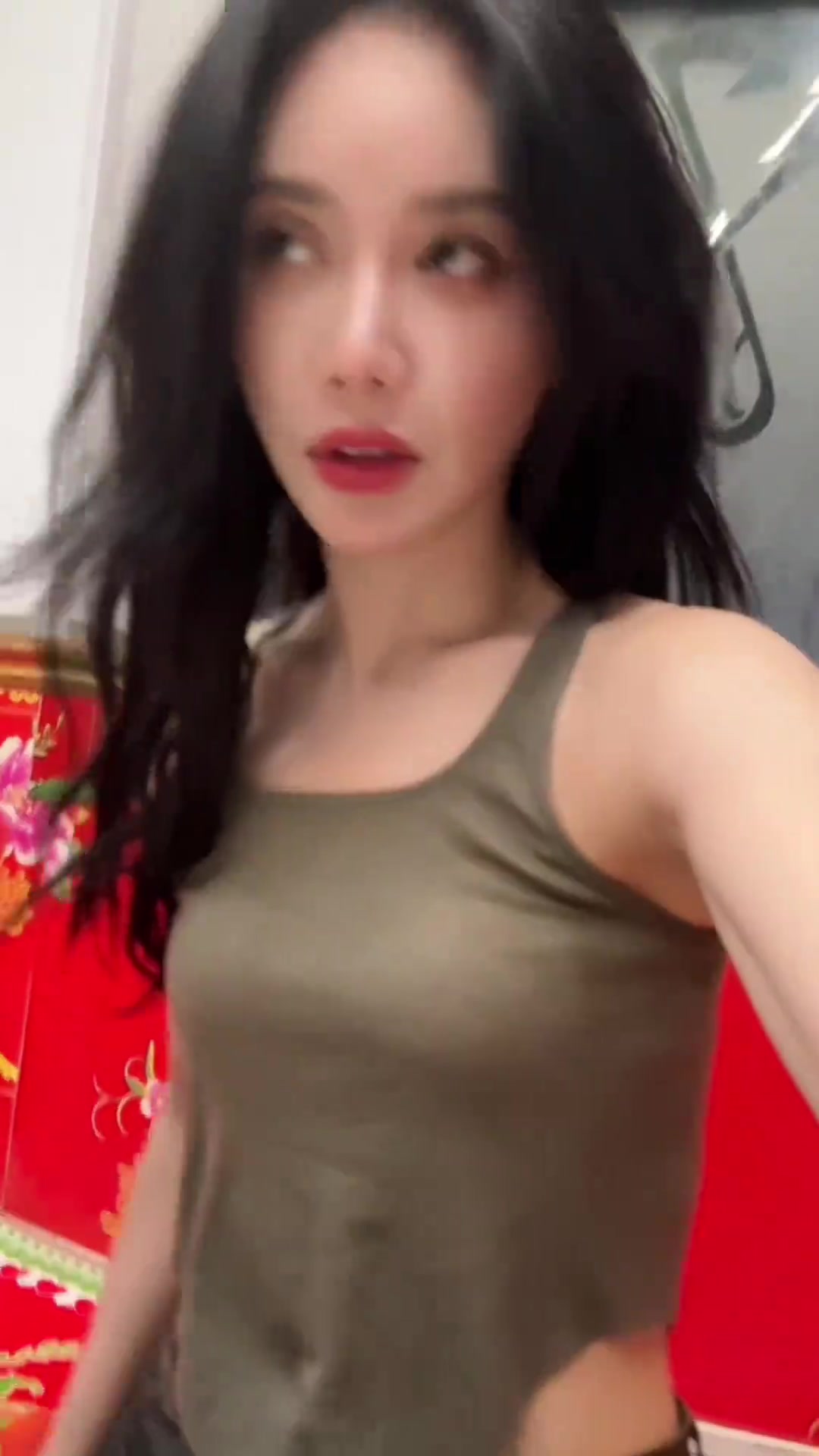 美娜曬視頻：尊貴的東北公主，請(qǐng)享用您的下午茶！