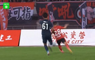 成都B隊平武漢三鎮(zhèn)B隊，曹品中柱