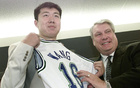 24年前王治郅NBA首秀，得6分3板。
