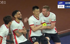 譚龍亞泰隊，精彩吊射全勝慶，久違勝利喜相迎。