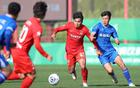 中國足球慘遭廣告牌砸頭：19歲蒯紀聞采訪遭意外