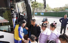 暖心守護，青島足球場迎小球迷