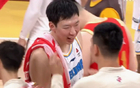 陳盈駿7連勝止步，周琦賽后與對手笑談。